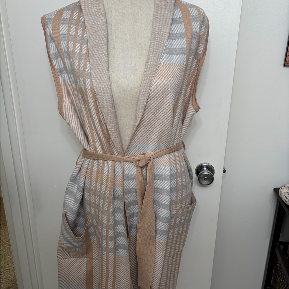 Absolutely Famous Beige and Cream Knit Cardigan XL NWOT